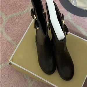 Girls BRAND NEW Michael Kors tall dark brown boot.